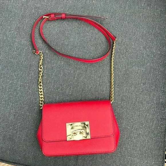 Michael Kors Tina Red crossbody bag gold hardware - Picture 1 of 6